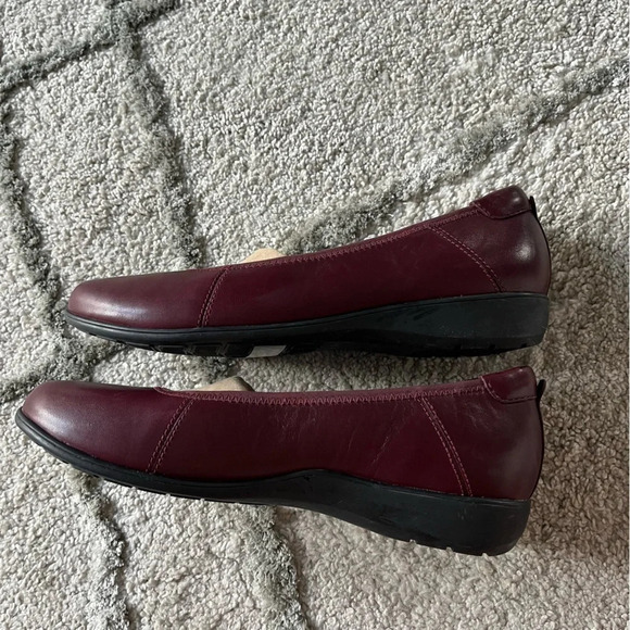 Aravon by Rockport red burgundy leather flats size 9 - Picture 5 of 10